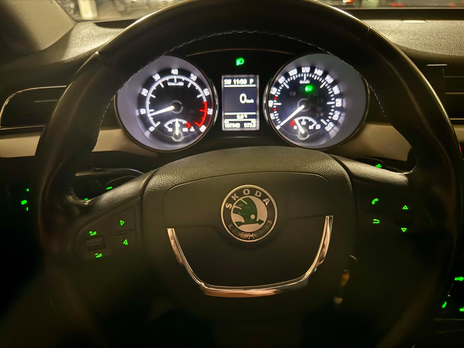 Skoda Superb 2010 — photo 7