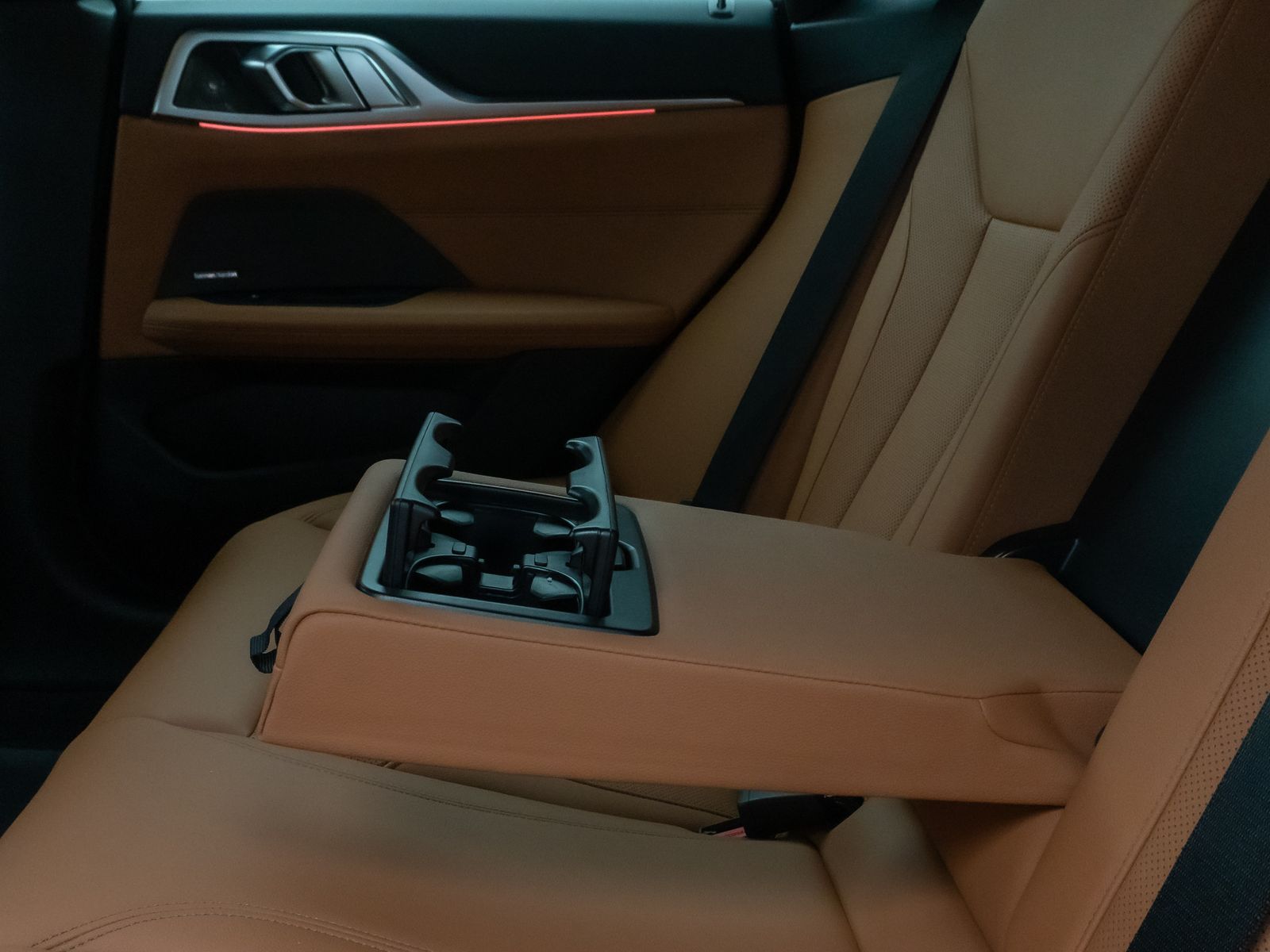 Fahrzeugabbildung BMW M440i xD Gran Coupé Laser Kamera HUD DAB H/K AHK