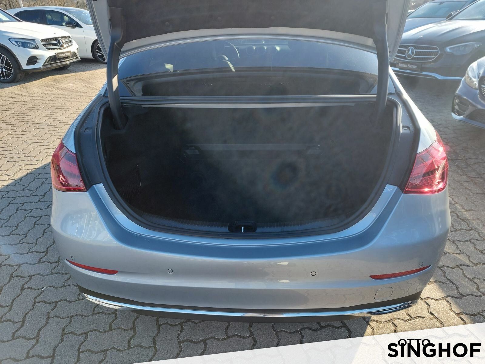 Fahrzeugabbildung Mercedes-Benz C 220 d Avantgarde +eff.3,99%+AHK+Distronic+360°