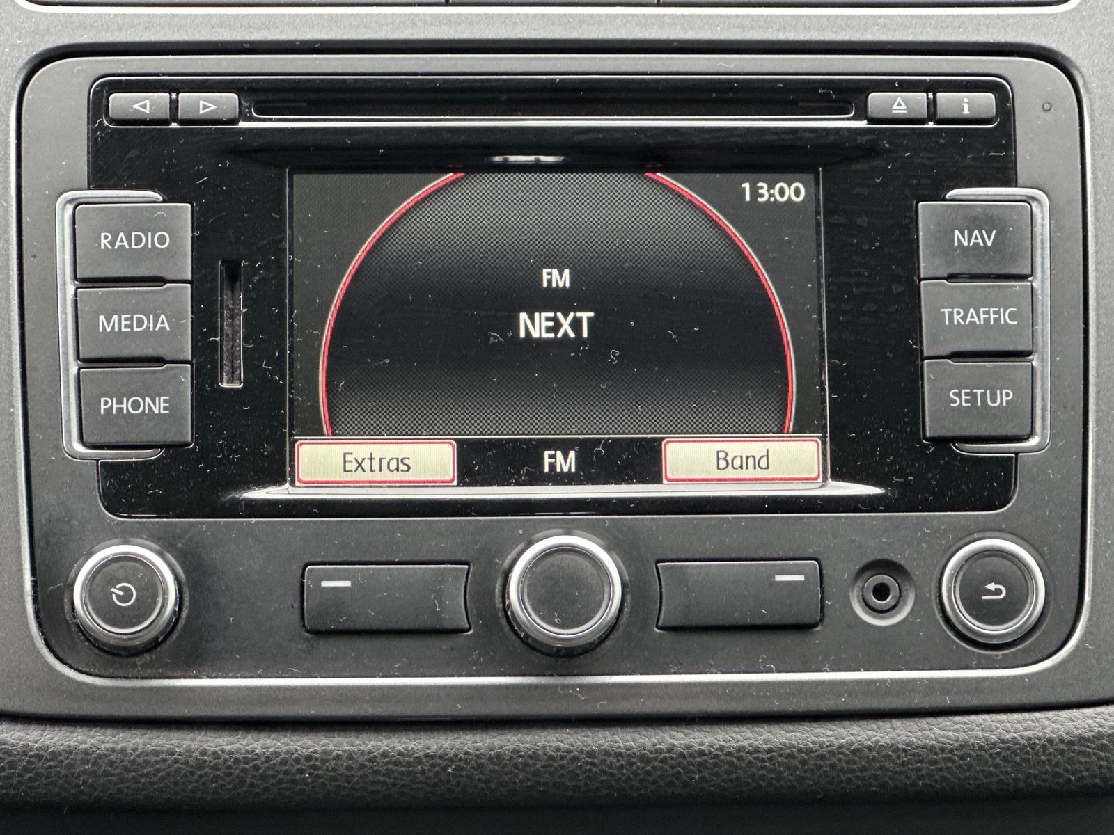 Fahrzeugabbildung Volkswagen Tiguan 2.0 TDI DSG Track&Field 4M NAV+XEN+AHK+KA