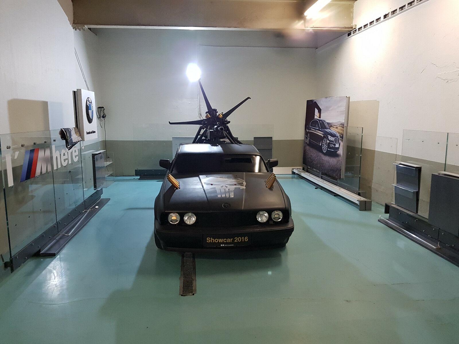 showroom-image-top