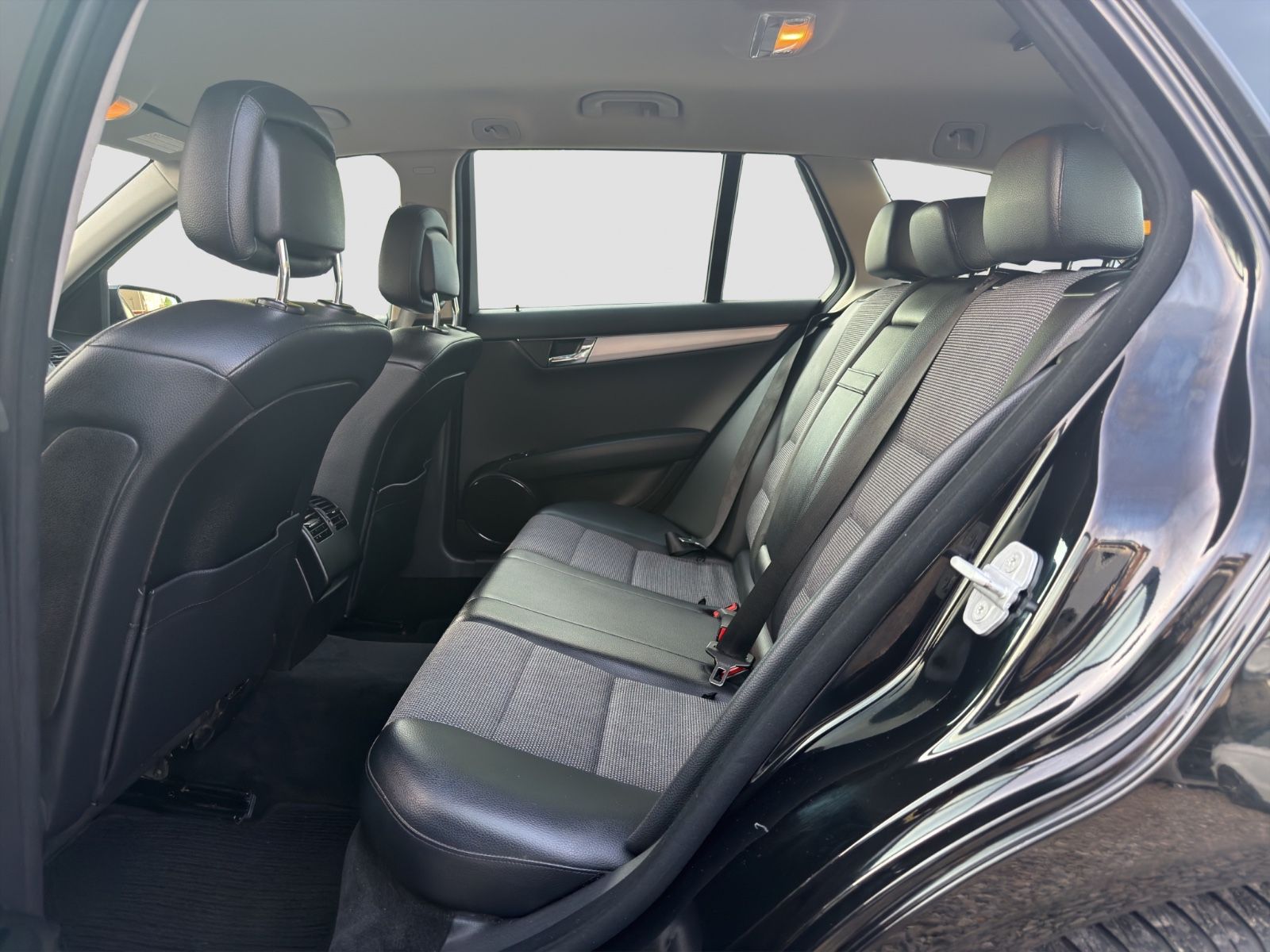 Fahrzeugabbildung Mercedes-Benz C 180 T BlueEfficiency/Klimaautom./PDC/