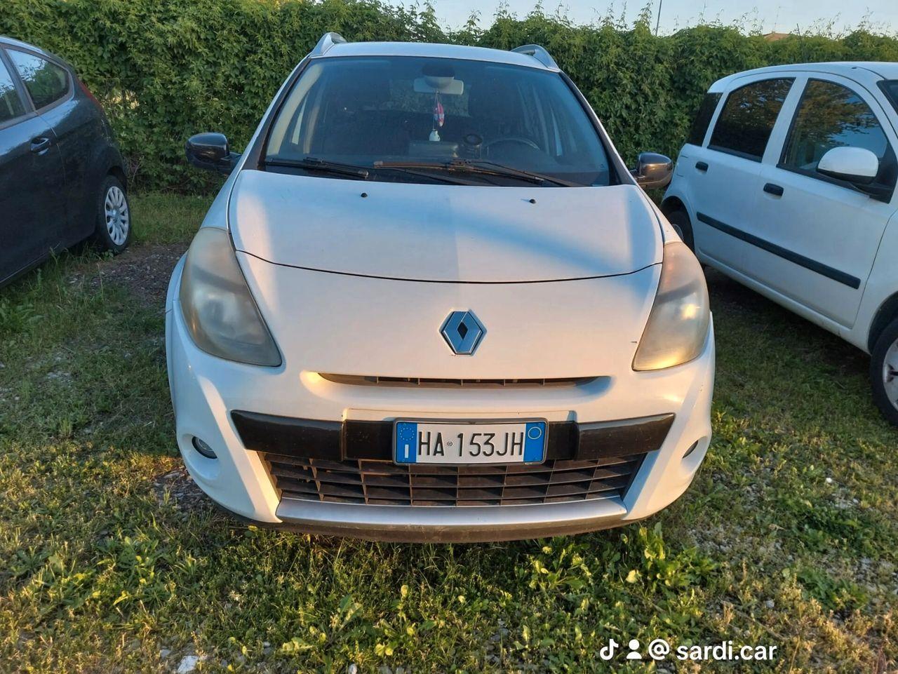 Renault Clio 2011 — interior
