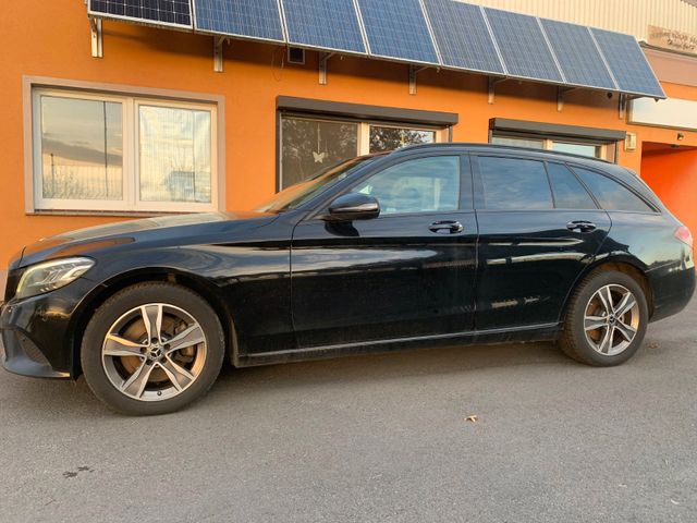 Mercedes-Benz C 300 T d 4Matic/LED/NAVI/1HAND