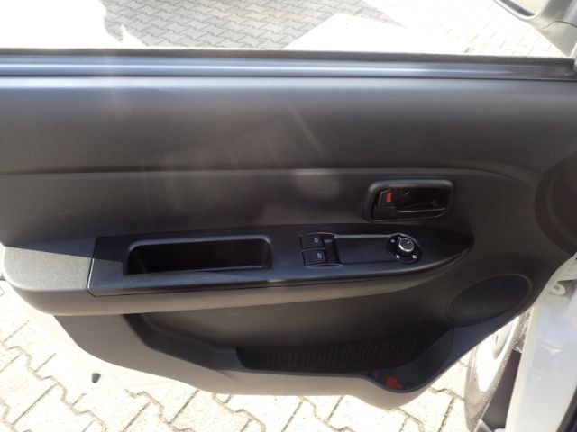 Fahrzeugabbildung Piaggio Porter NP6 3-Seitenkipper&Werkzeugbox SW SR LPG