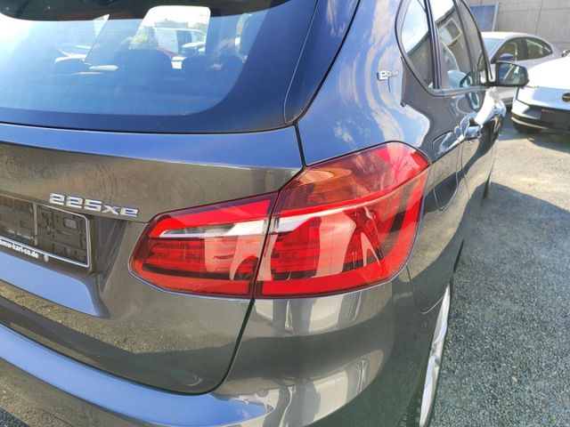 BMW 225 Active Tourer (Bild 12 von Array)