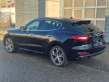 Maserati Levante Q4 Gran Sport Luftfederung - Maserati Levante: Automatik