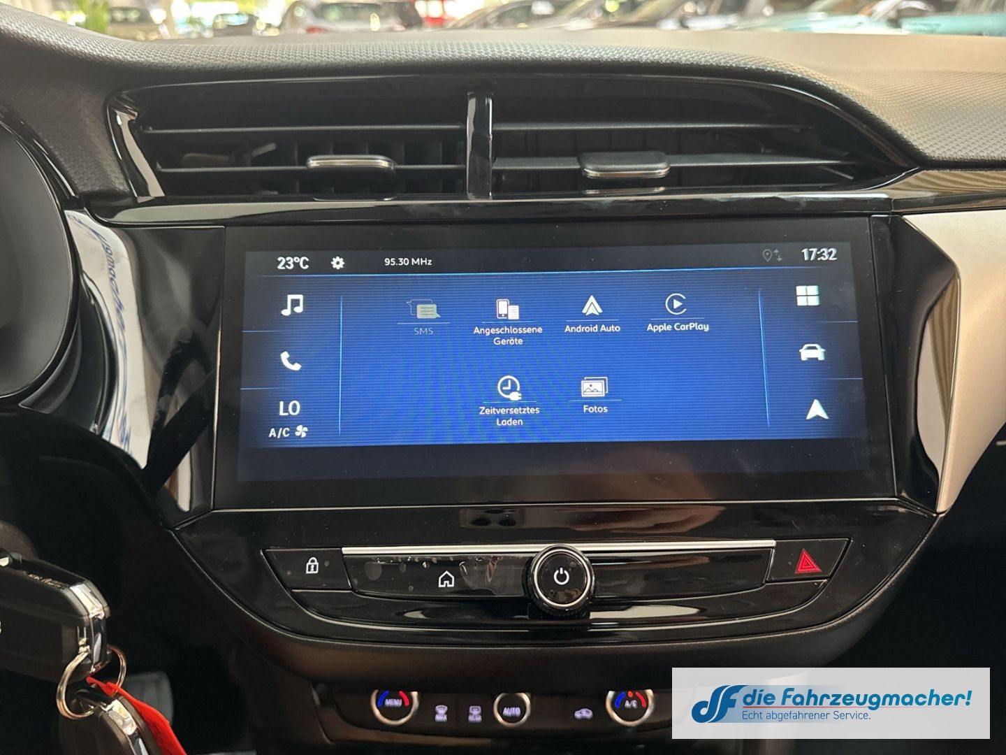 Fahrzeugabbildung Opel Corsa-e *Alu, Wärmepumpe, SHZ*Edition Apple CarP