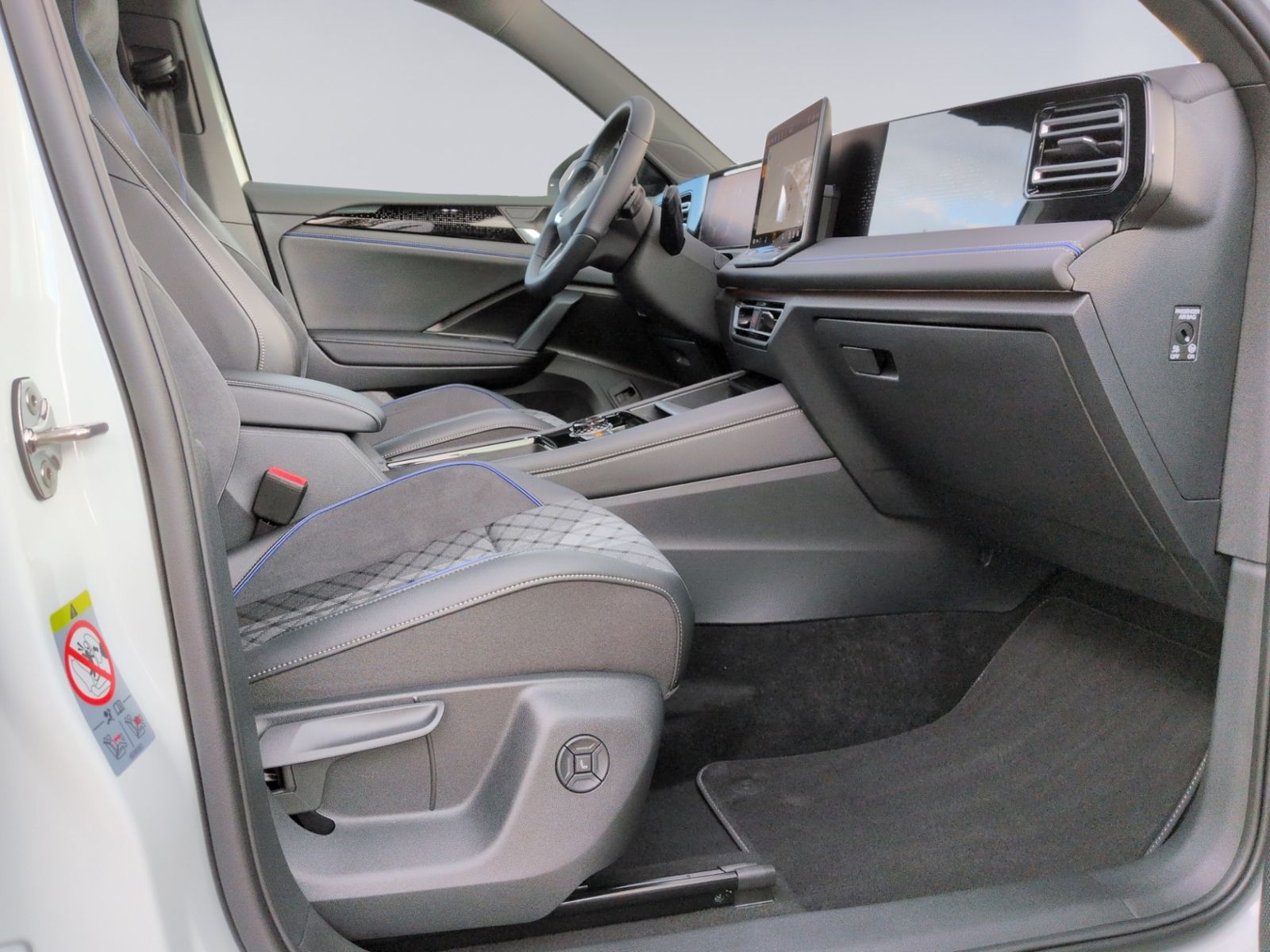 Tiguan 2.0 TDI DSG 4M R-Line STHZ+PANO+MATRIX+