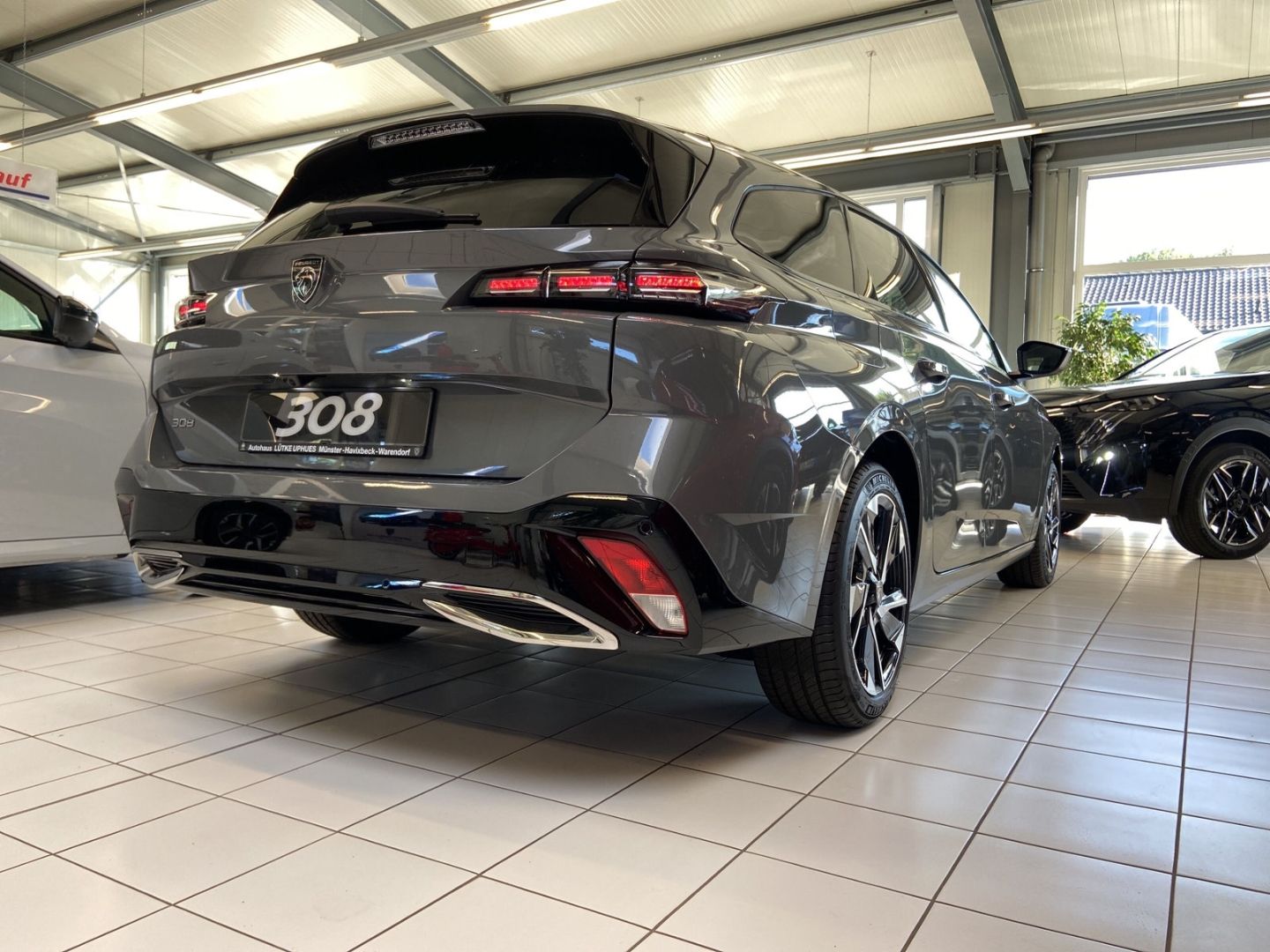Fahrzeugabbildung Peugeot 308 SW Allure BlueHDi 130 EAT8 ACC SHZ CarPlay