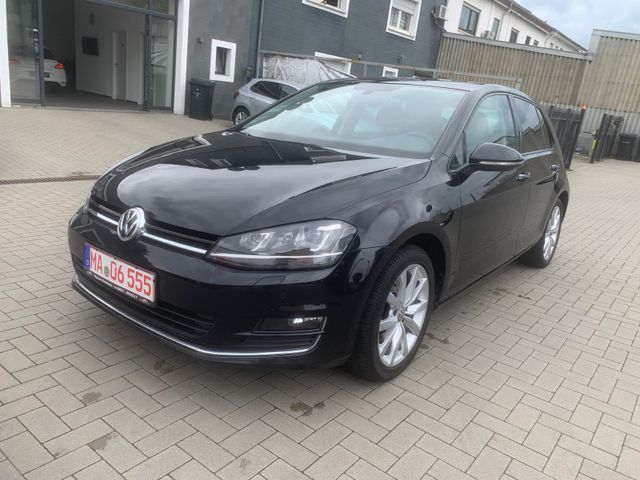 Volkswagen Golf VII Lim. Highline BMT NAVI-KAMERA-XENON-PDC