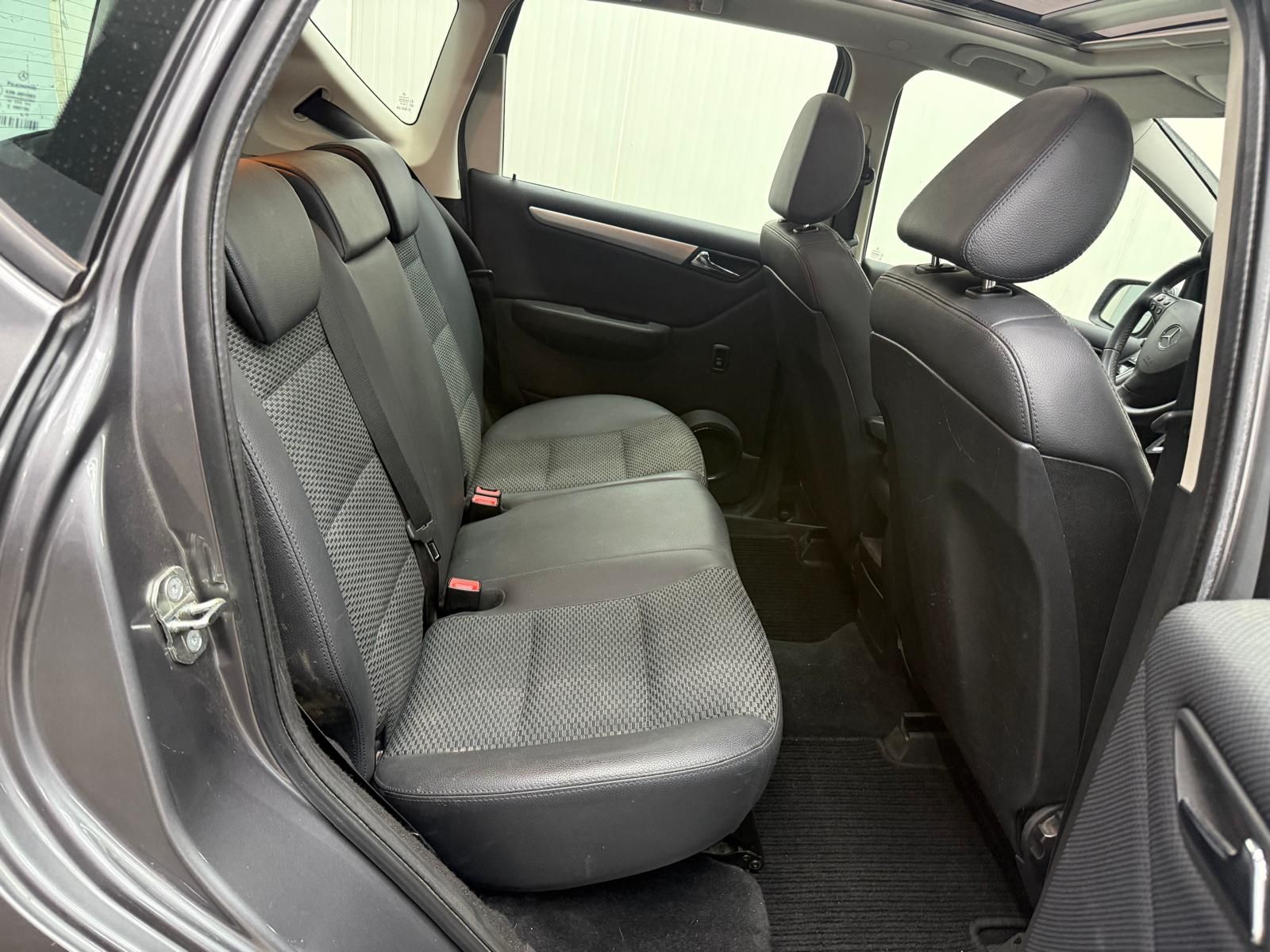 Mercedes-Benz A 160 BlueEFFICIENCY  PANORAMA | KLIMA | PDC – Bild 19