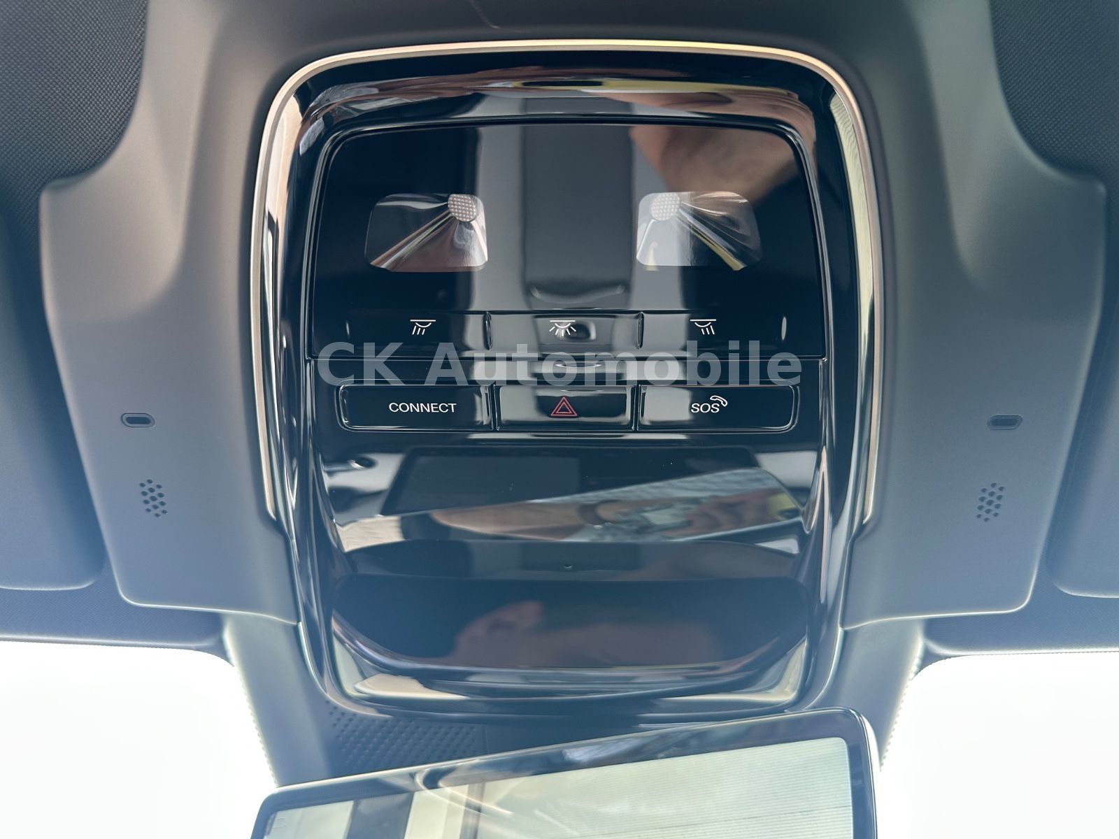 Fahrzeugabbildung Polestar 4 LRDM 400 kW Long Range Dual/Pano/Head-Up
