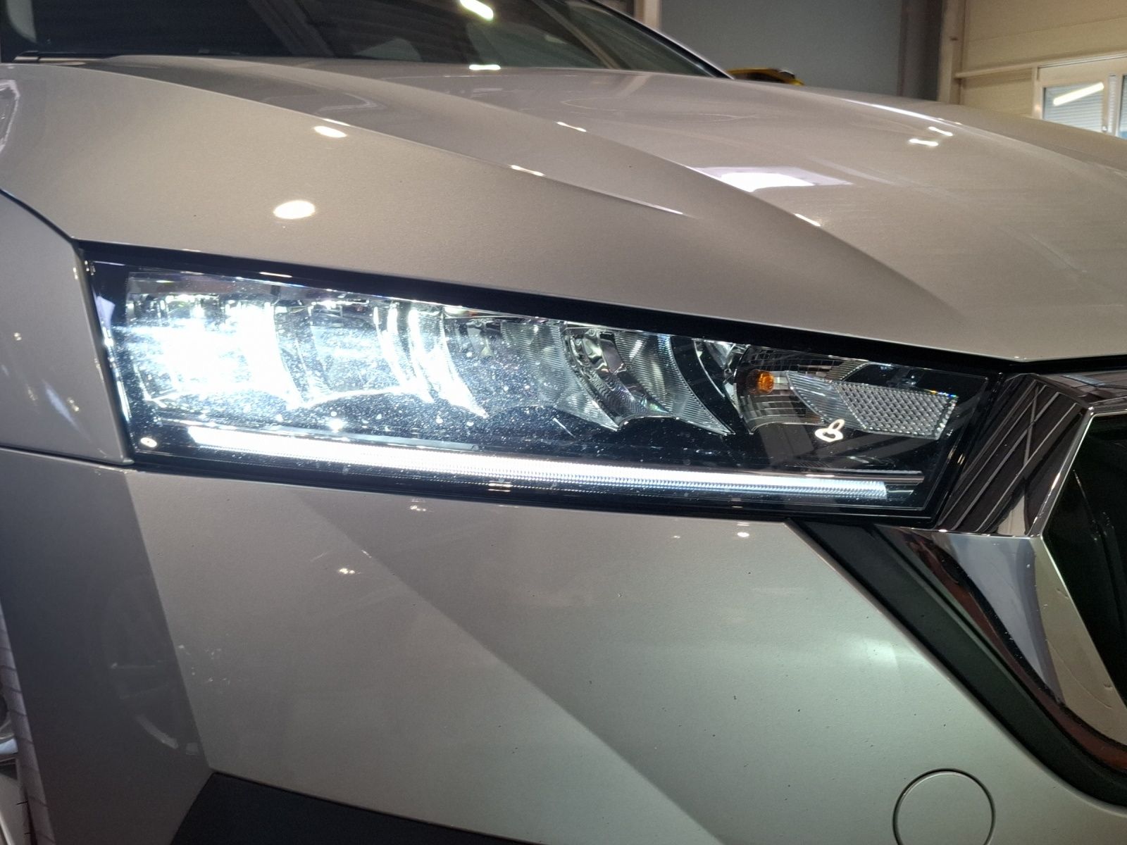 Fahrzeugabbildung SKODA Octavia Combi TDI Style DSG LED Navi HUD PDC SH