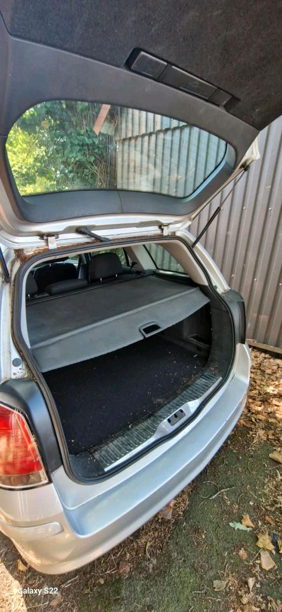 Opel Astra 2007 — interior