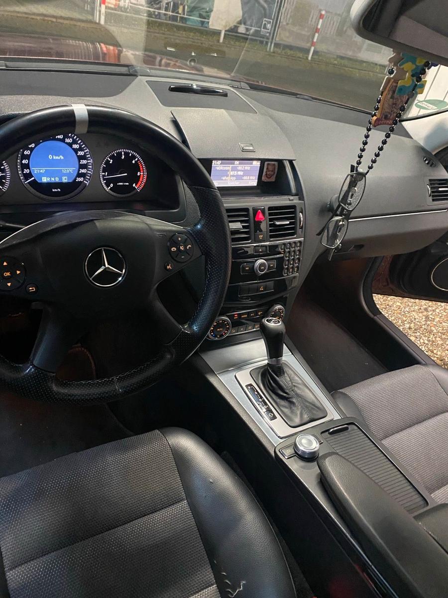 Mercedes-Benz C200 2009 — photo 8