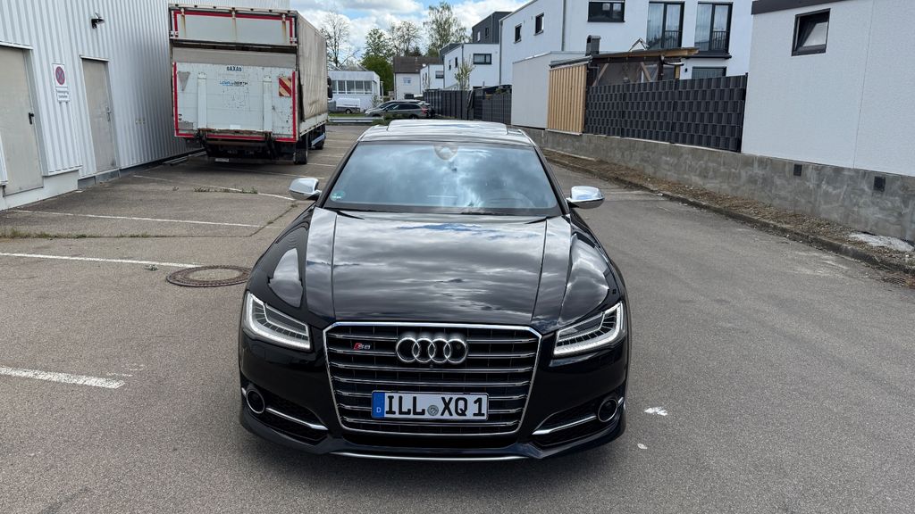 Audi S8