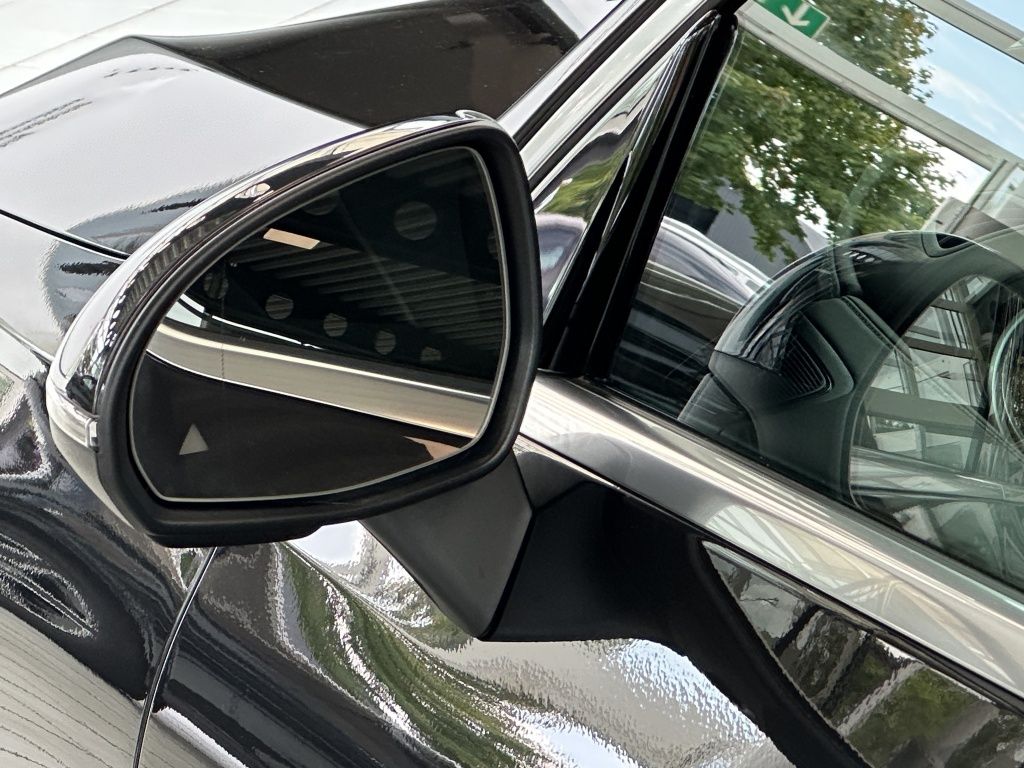 Fahrzeugabbildung Mercedes-Benz GLC 300 d 4M AMG*AHK*DISTR*MEMO*KAM*TOTW*LED