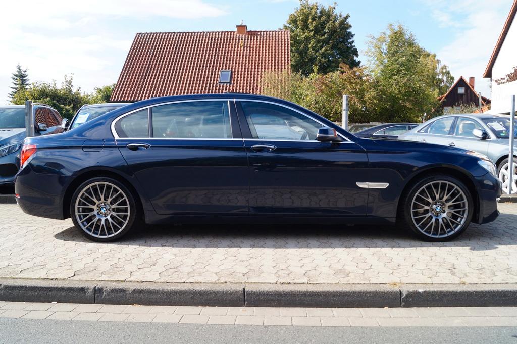 BMW 750