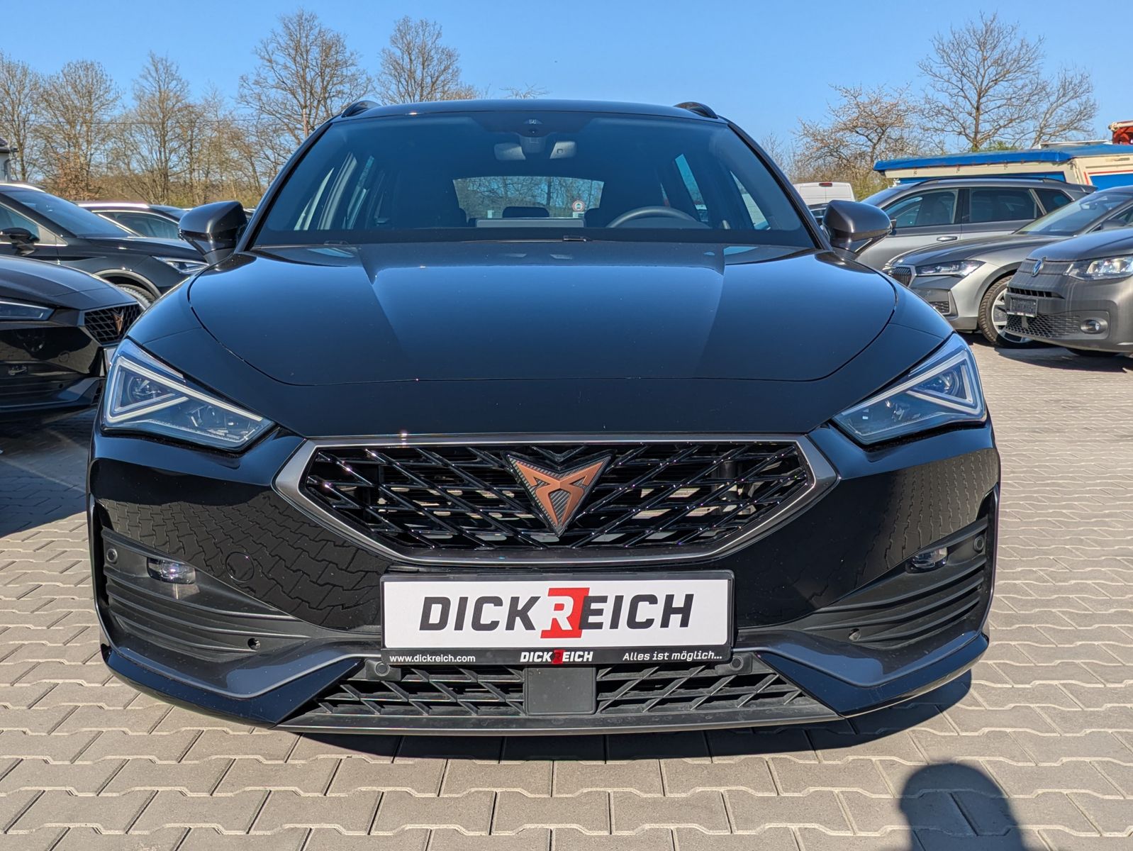 Fahrzeugabbildung CUPRA Leon 1.5 eTSI DSG MATRIX-LED*AHK*ACC*KAMERA*18"