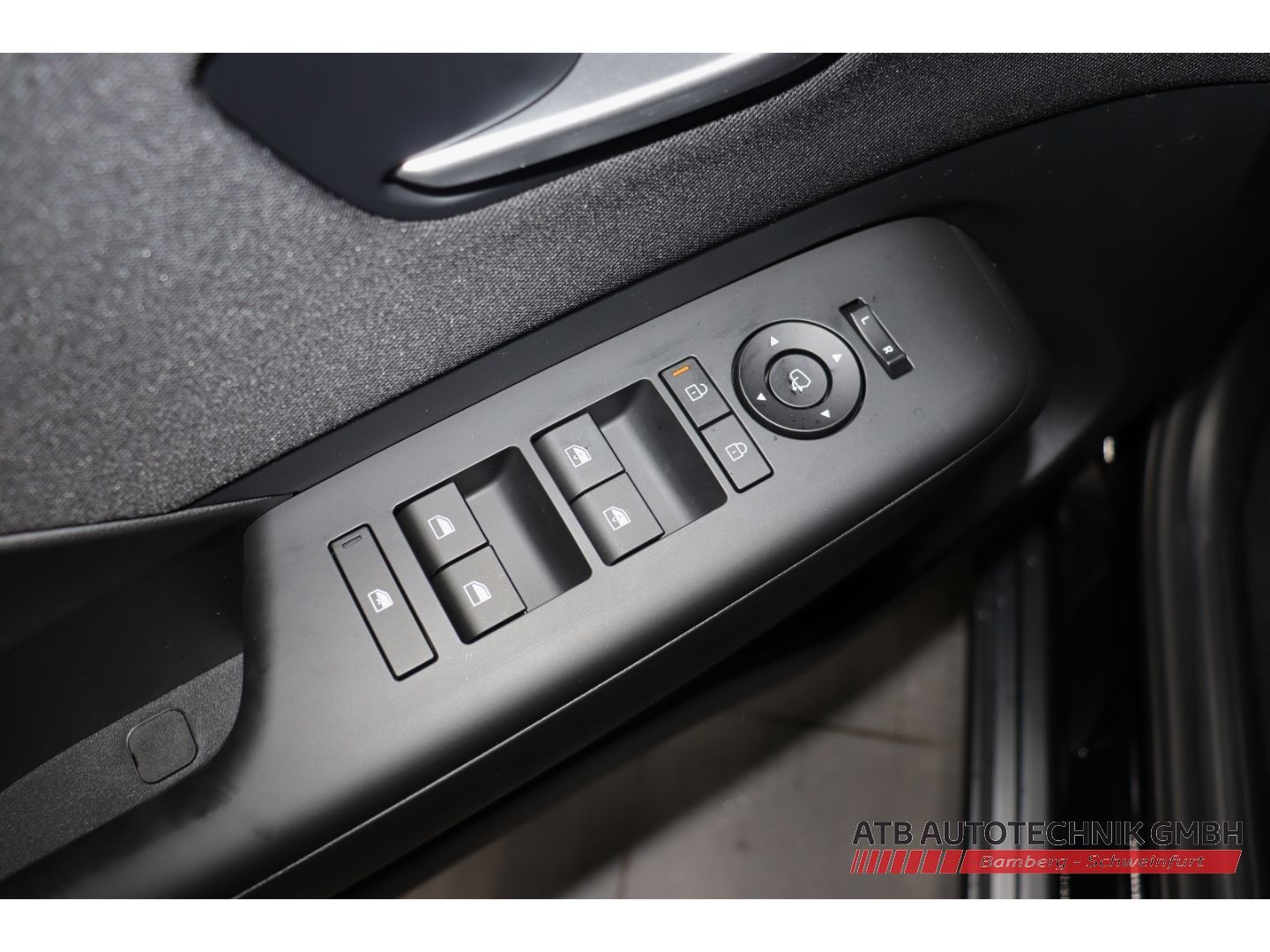 Fahrzeugabbildung Hyundai KONA MY26 Hybrid 1.6 GDI 138 PS DCT Trend Assist