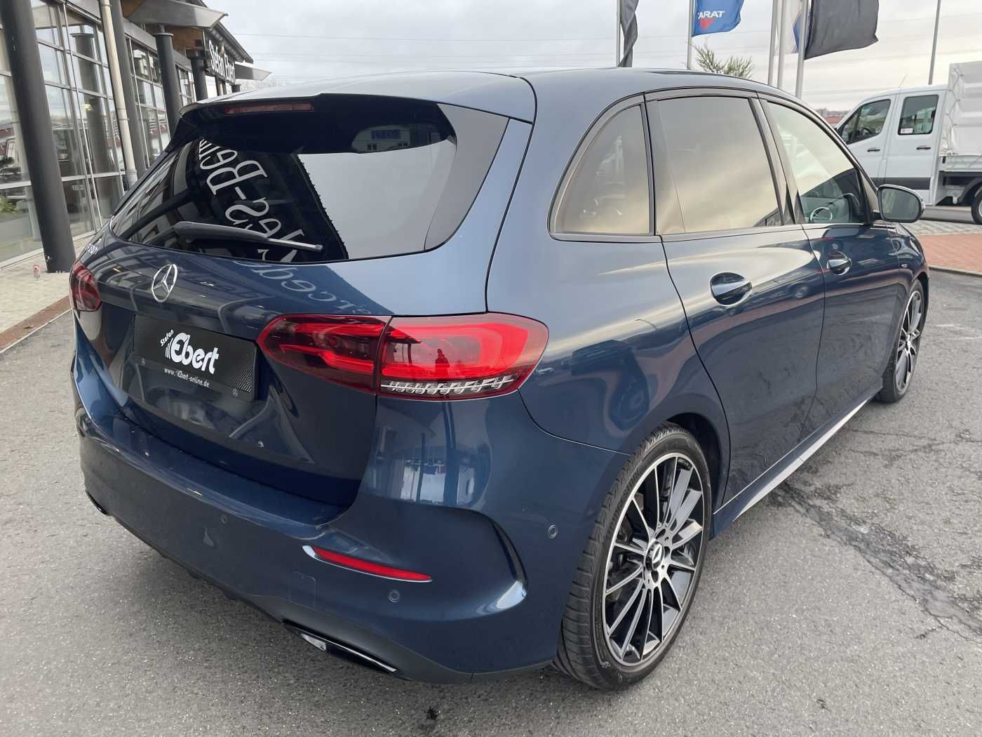Fahrzeugabbildung Mercedes-Benz B 180 AMG+Night+Ambiente+R-Kamera+ 19'+TOTW+