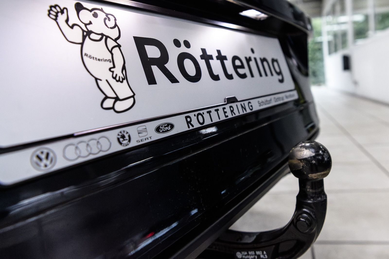 Fahrzeugabbildung Volkswagen T-Roc R-Line+LED+AHK+ACC+SIDEASISST+SHZ+EL.HK