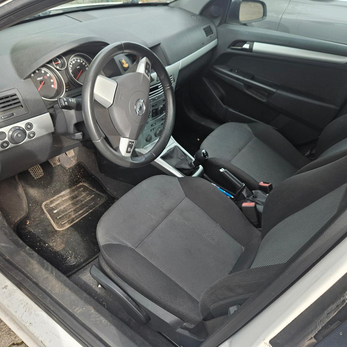 Opel Astra, 2009