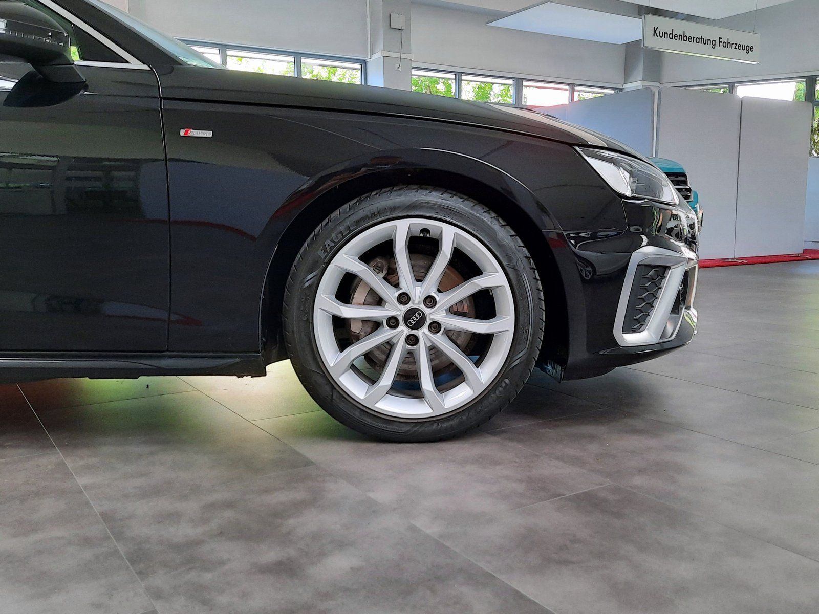 Fahrzeugabbildung Audi A4 Avant 40 TFSI S-line S-tronic *Navi*PDC*LED*