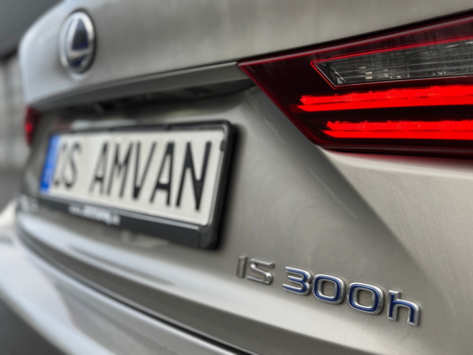 Fahrzeugabbildung Lexus IS 300h Vollhybrid Leder Kamera Navi