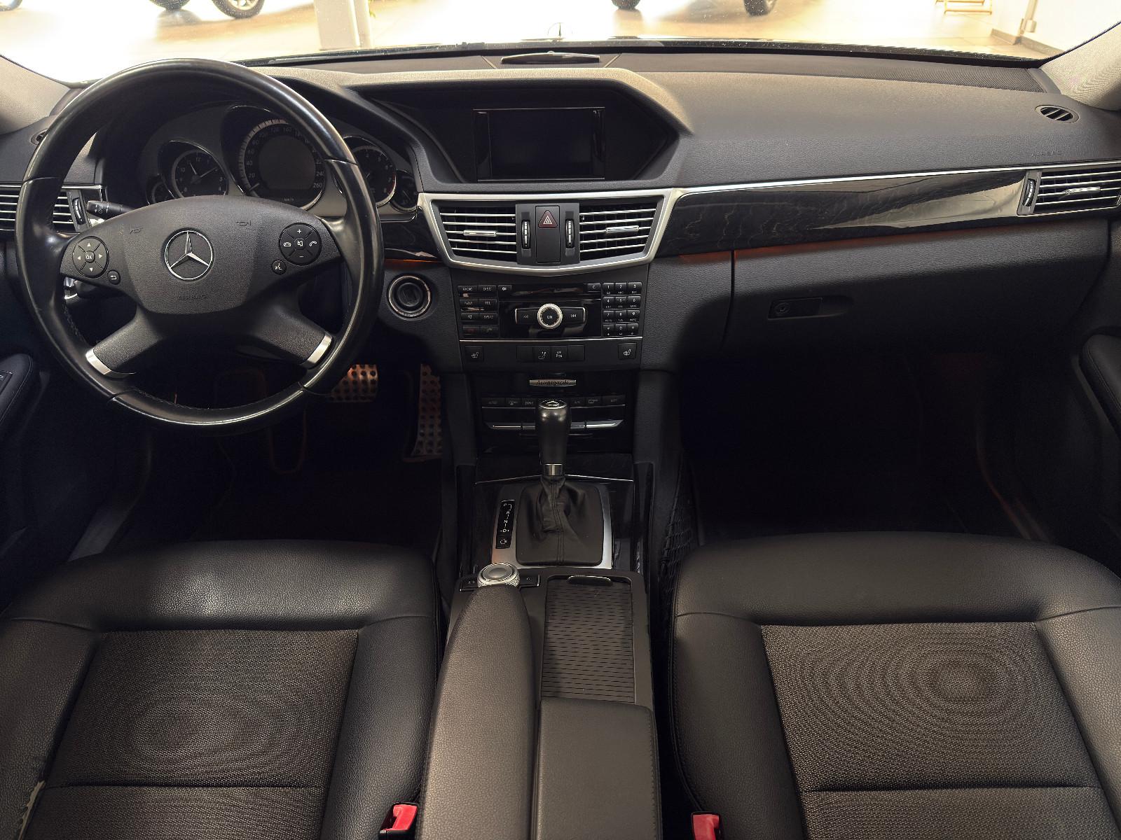 Mercedes-Benz E 200 Avantgarde, TÜV NEU,Automatik, Navi, Xenon