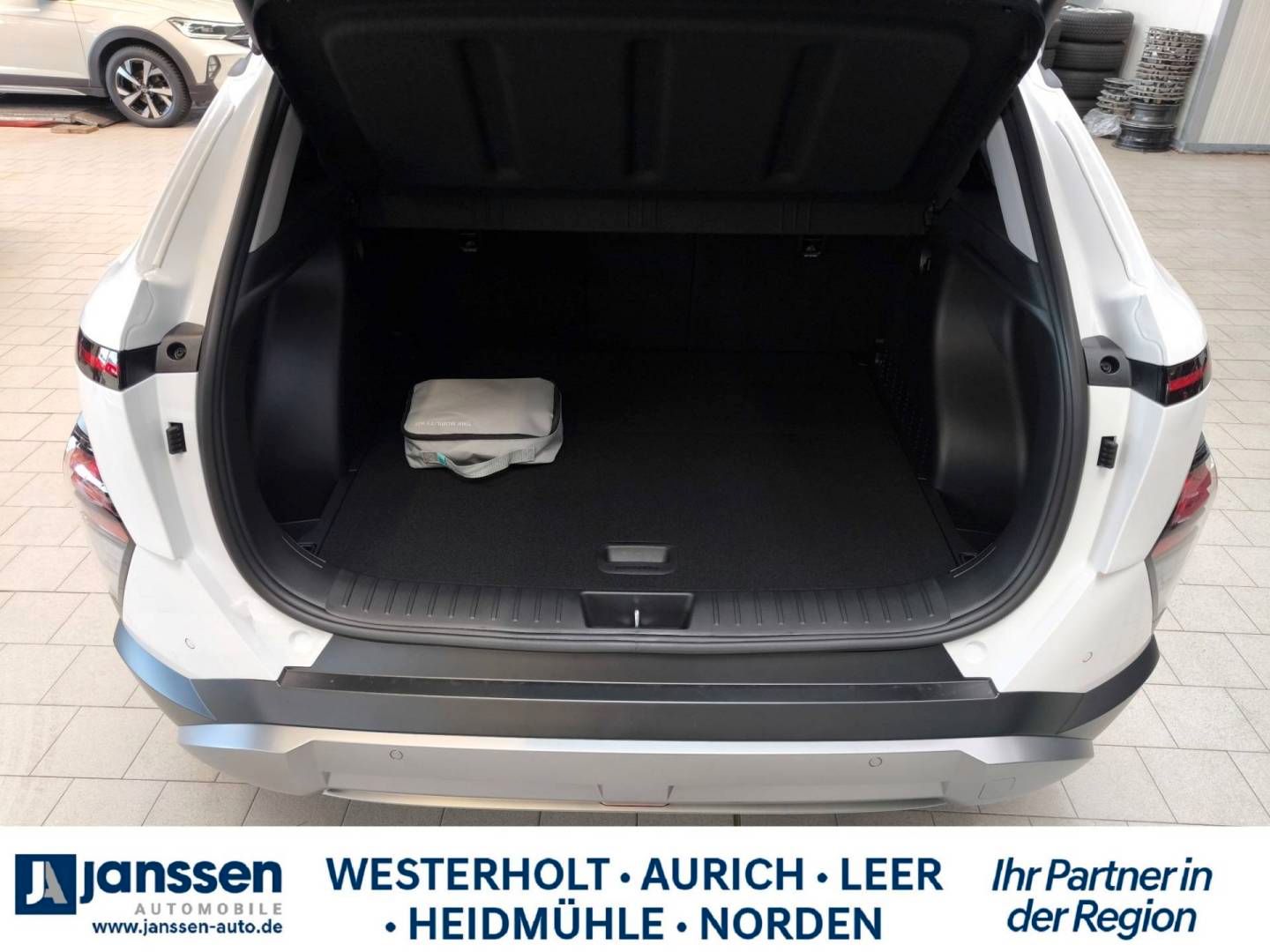 Fahrzeugabbildung Hyundai KONA Trend Elektr. Heckklappe, Assistenz-Paket