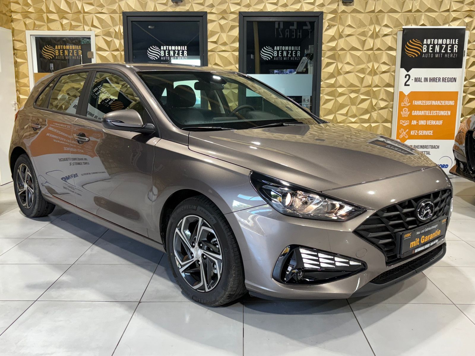 Fahrzeugabbildung Hyundai i30 Select Mild-Hybrid/PDC/DAB/SHZ/KLIMA/TEMPOMA