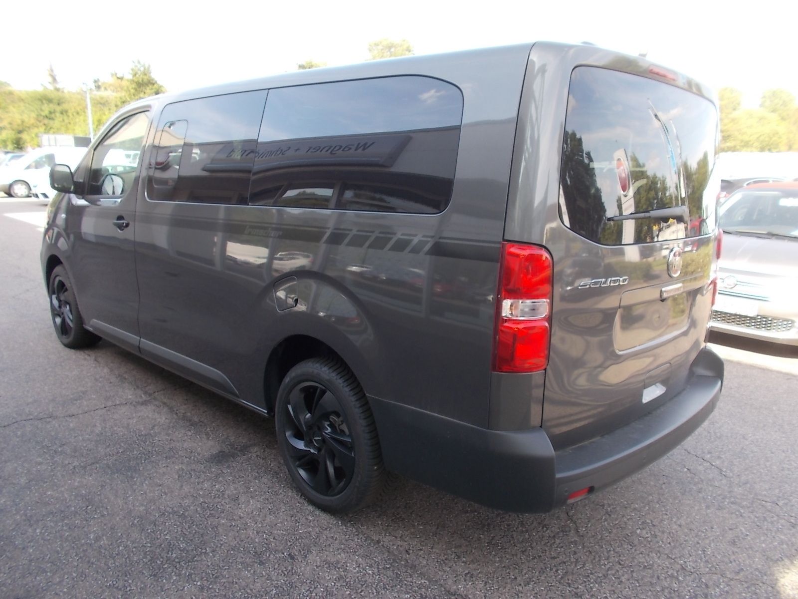 Fahrzeugabbildung Fiat Scudo Kombi L3 2.0 Mjet Automatik + 8 Sitze AHK
