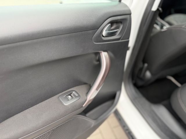 Peugeot 2008  Active / Klimaautomatik