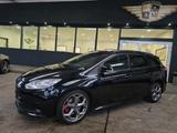 Ford Focus Turnier 2.0 ST RECARO/LEDER/Park - Ford Focus aus 2013: ST