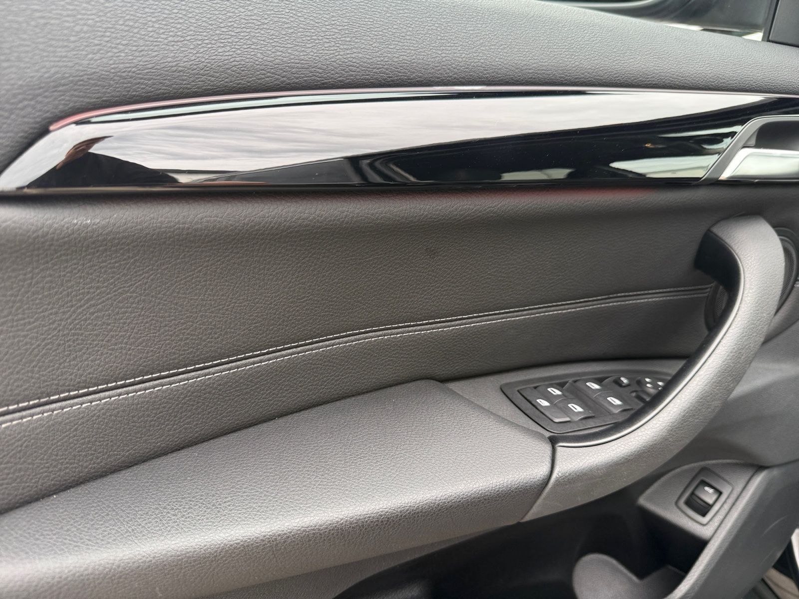 Fahrzeugabbildung BMW X1 sDrive18i Sport Line AMB DAB 1.HD
