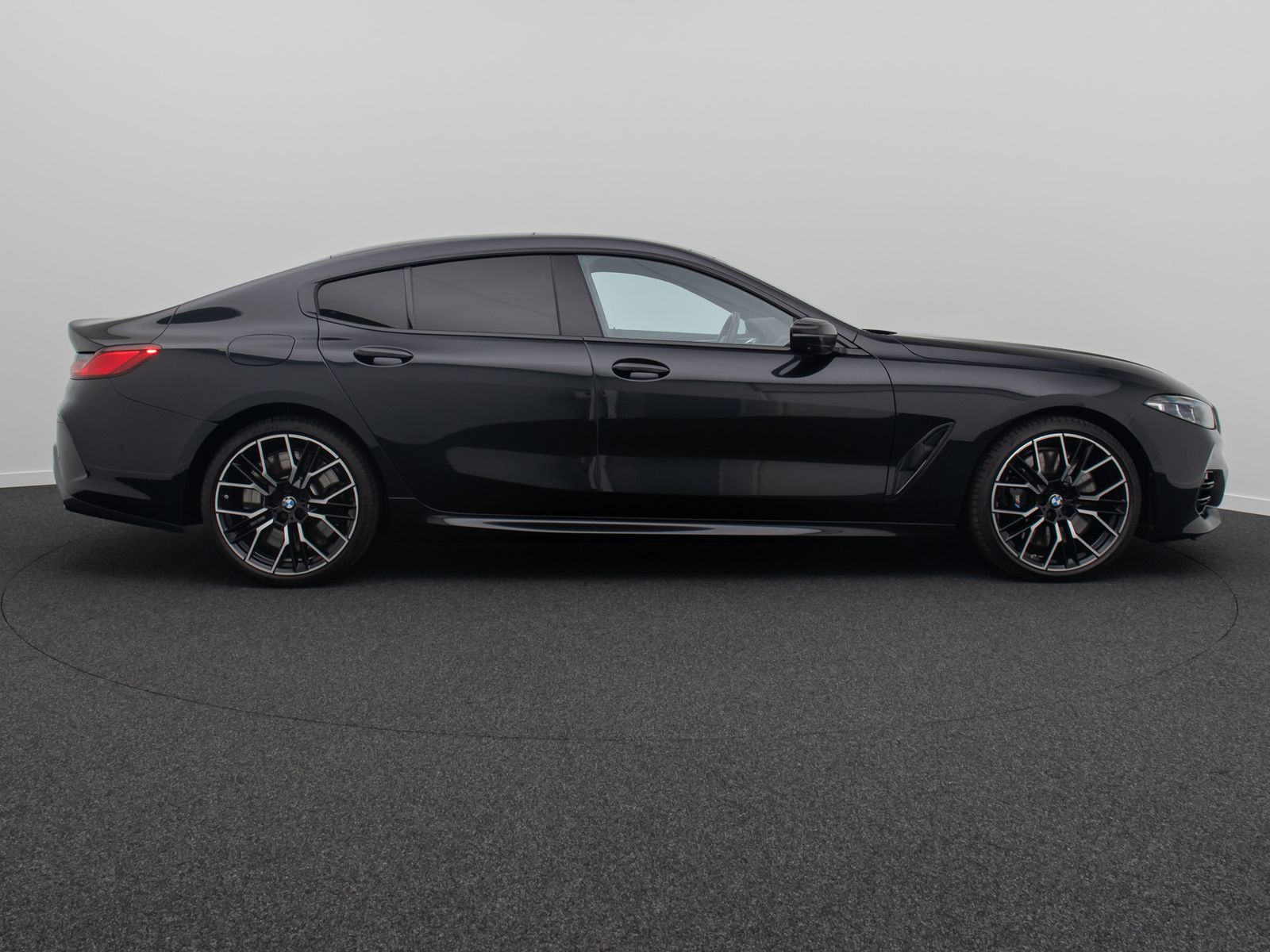 Fahrzeugabbildung BMW M850i xD GC 360° Laser SoftCl DisplKey Belüftung