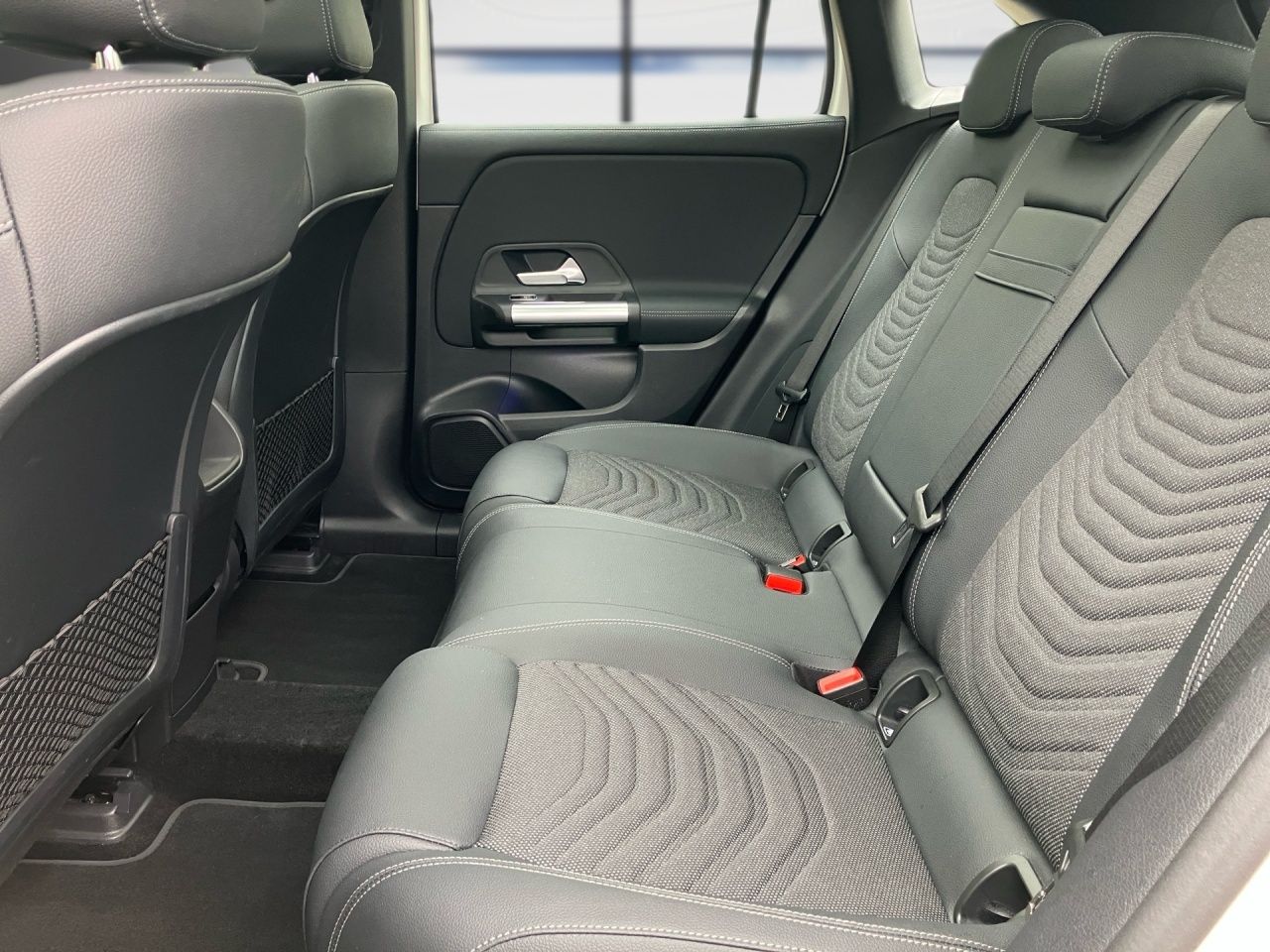Fahrzeugabbildung Mercedes-Benz EQA 250+ BONUS+PROGRESSIVE+PANO+MEMORY+WINTER++
