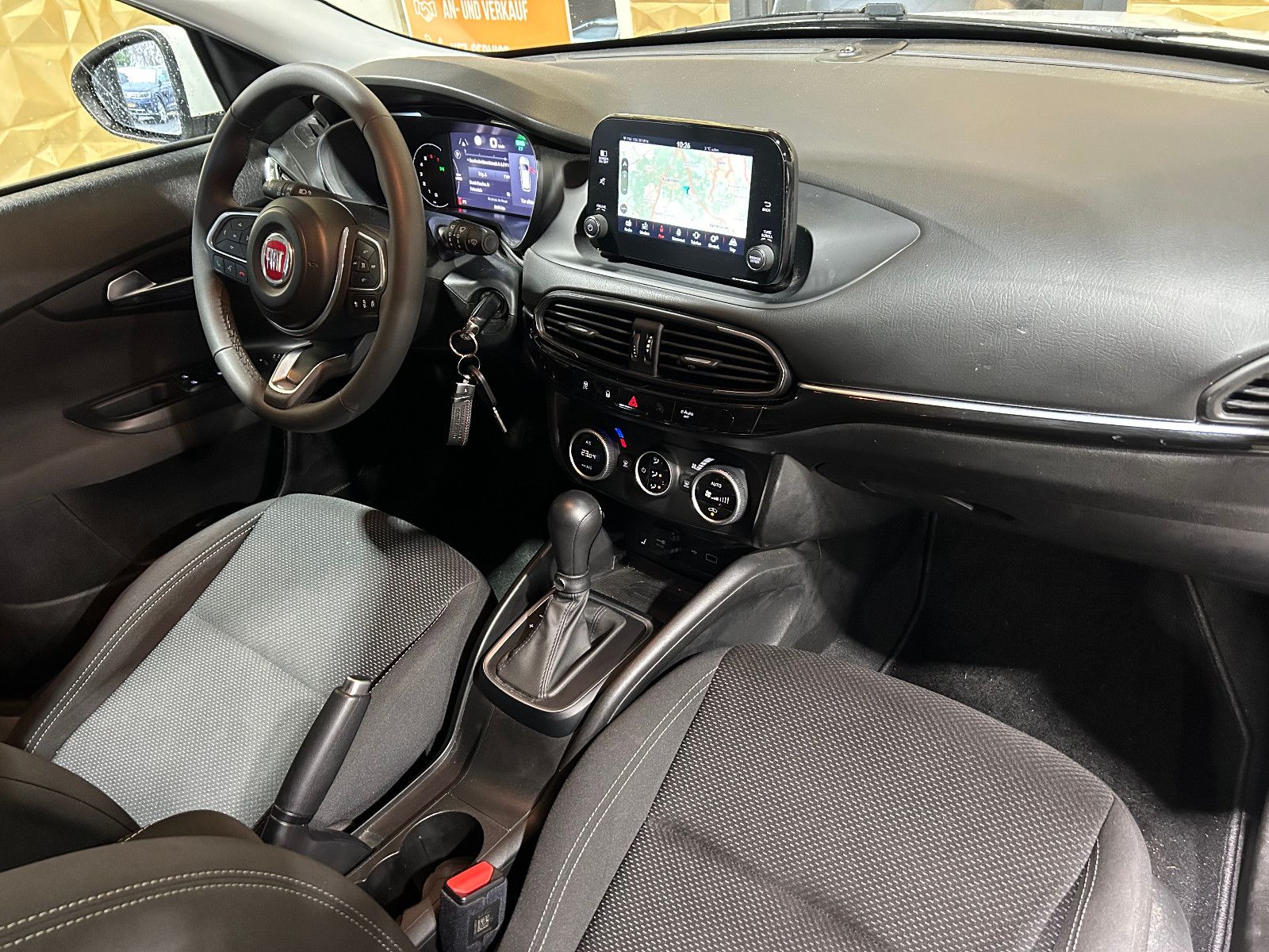 Fahrzeugabbildung Fiat Tipo City Life/ACC/SHZ/KAMERA/NAVI/SPURHALTE
