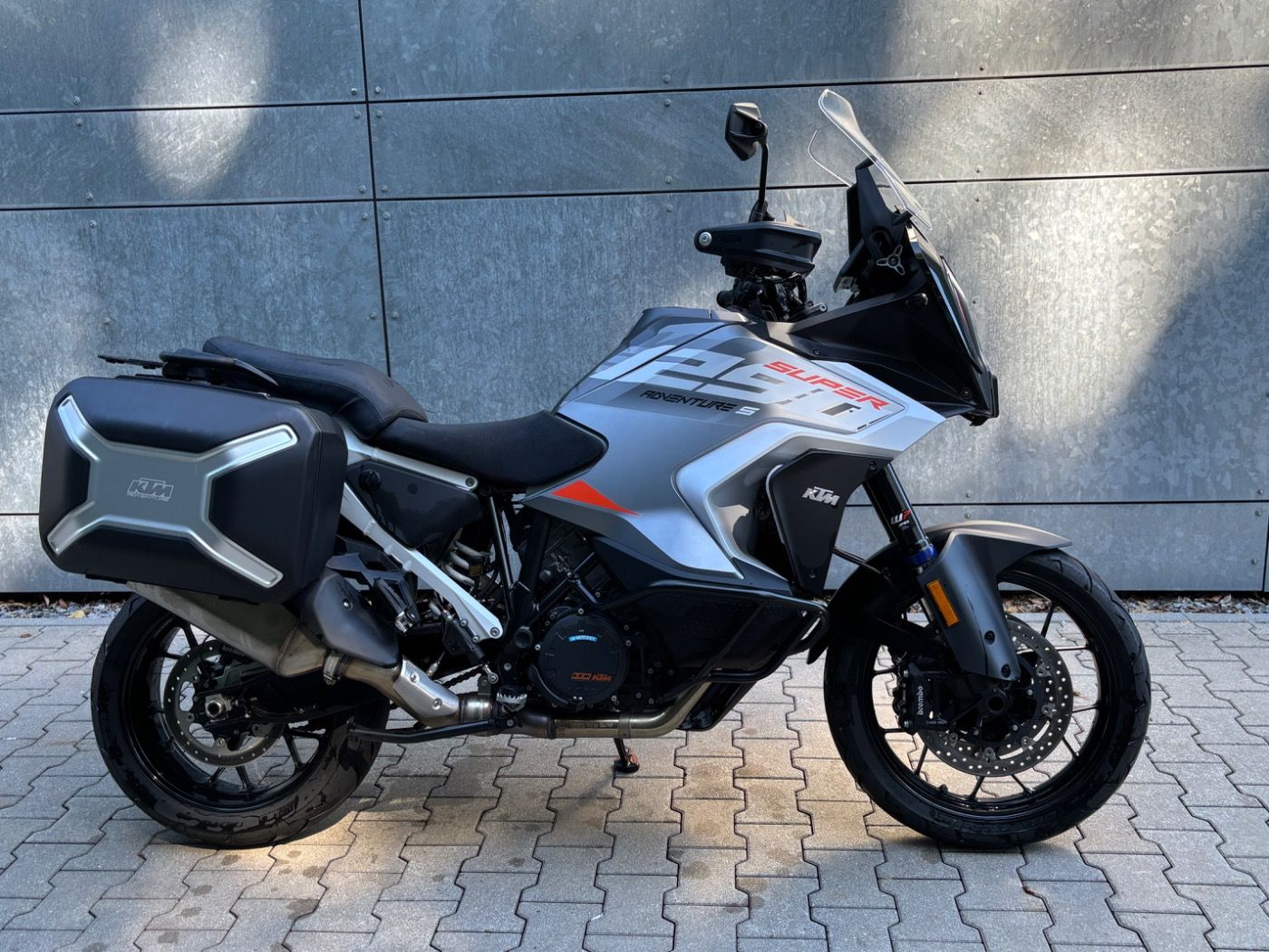 Fahrzeugabbildung KTM 1290 Super Adventure S Techpack Koffer Sturzbüge