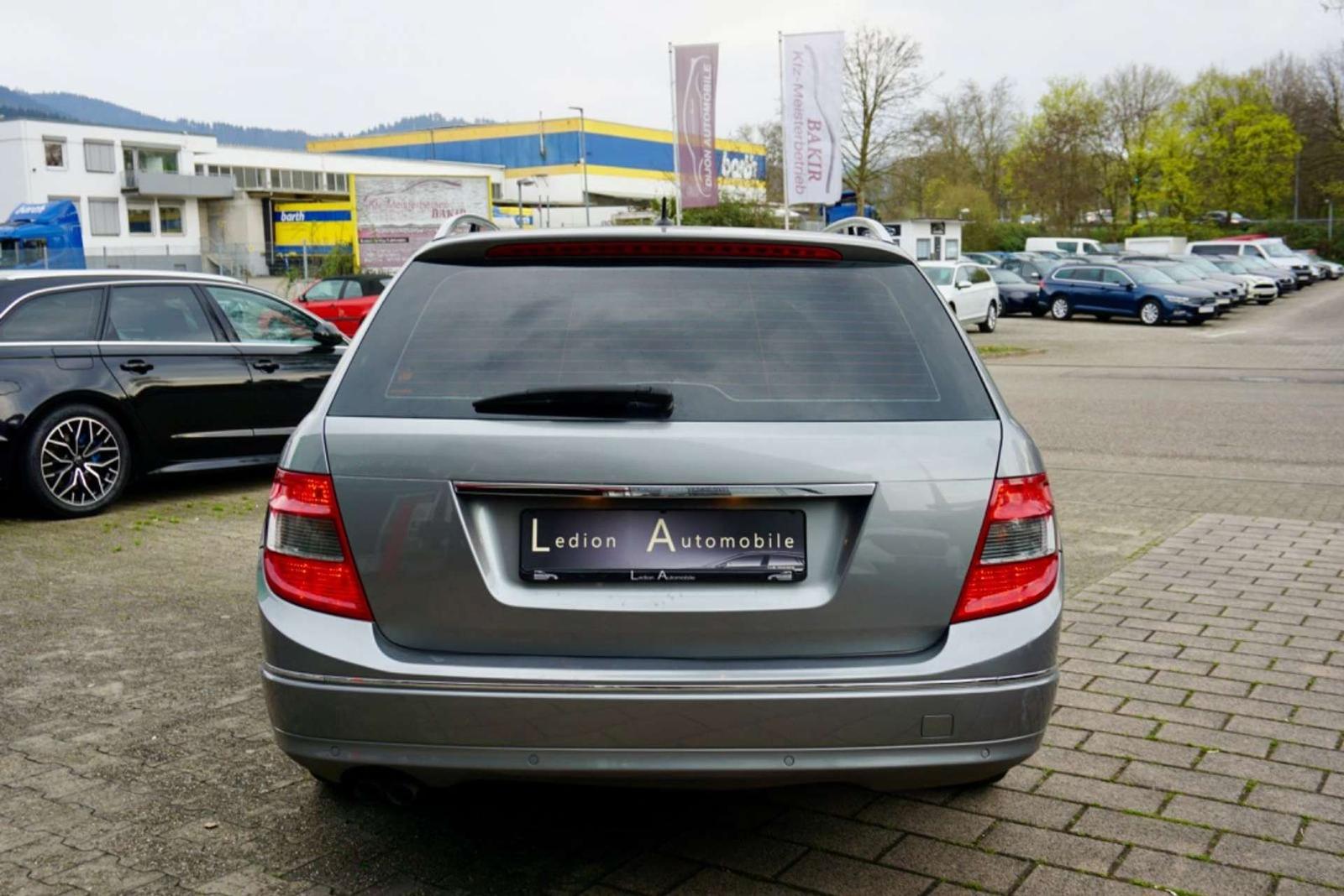 Mercedes-Benz C200 2010 — engine 2.143 cm³, 136 HP (100kW)