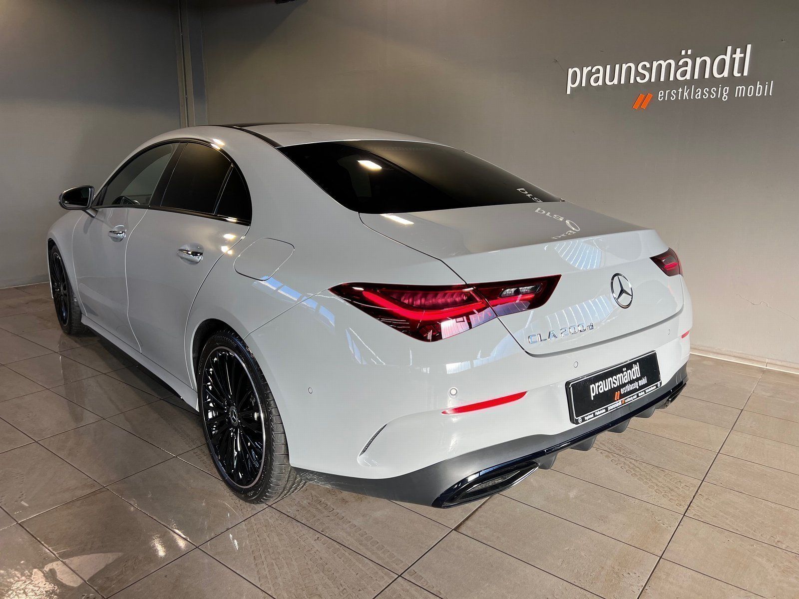 Mercedes-Benz CLA 200 d AMG Edition Night Pano AHK StHg Tot 19 foto 2