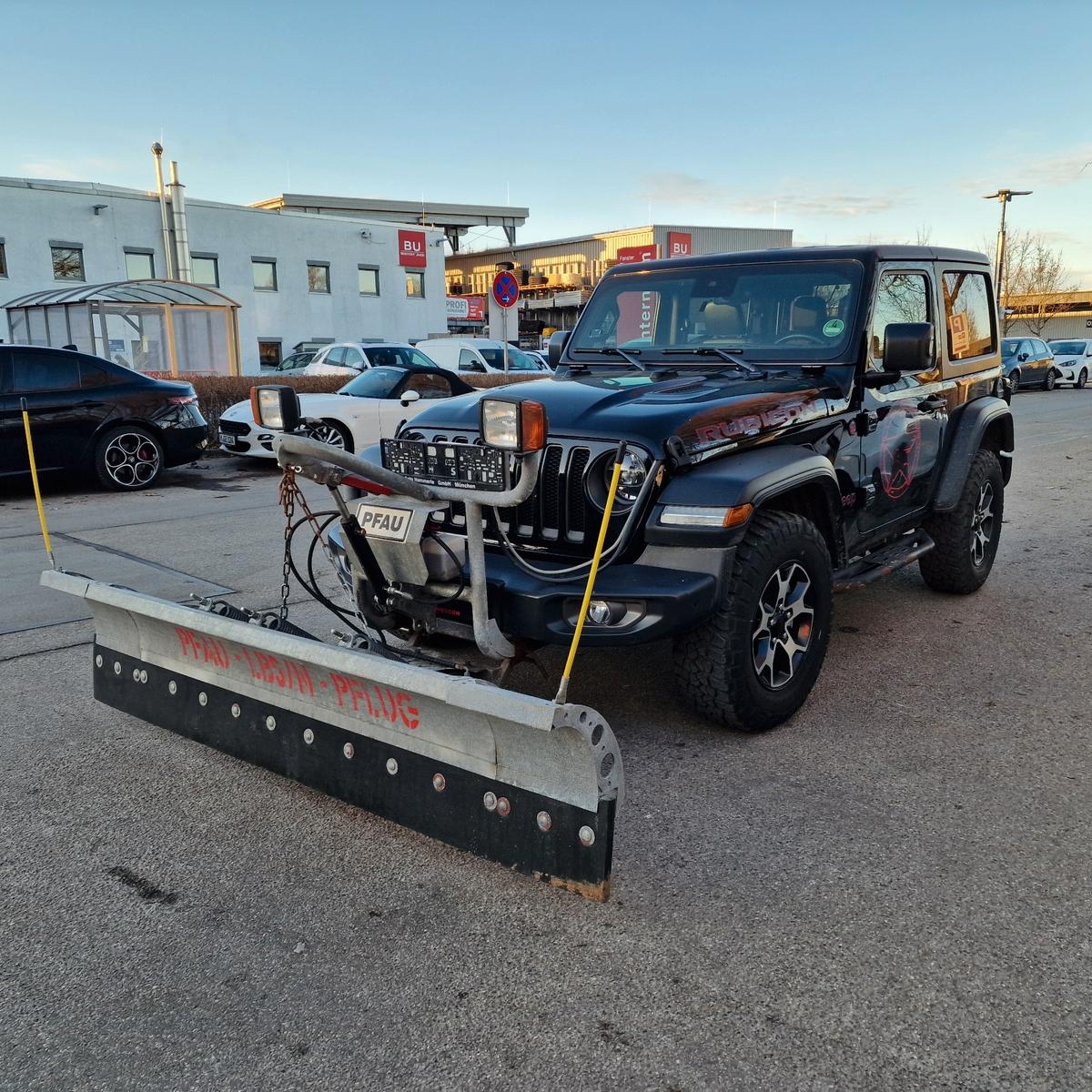 Jeep Wrangler Rubicon inkl. Schneepflug