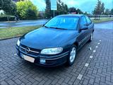 Opel Omega B 2.0 Edition 100 - Opel Omega mit Benzin-Antrieb: Edition