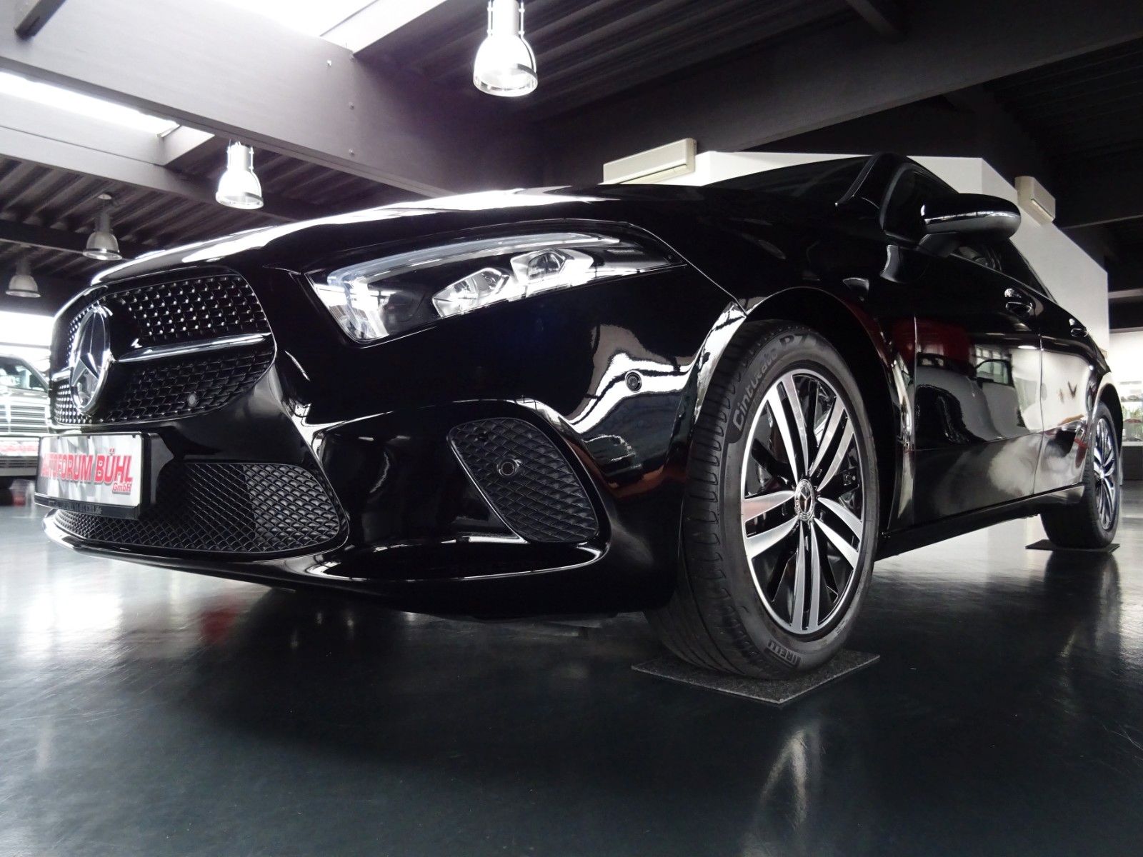 MERCEDES-BENZ A 200 Progressive/ Autom/ Navi/ LED/ Leder/ AHK