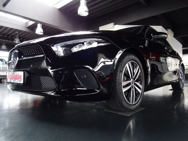 MERCEDES-BENZ A 200 Progressive/ Autom/ Navi/ LED/ Leder/ AHK