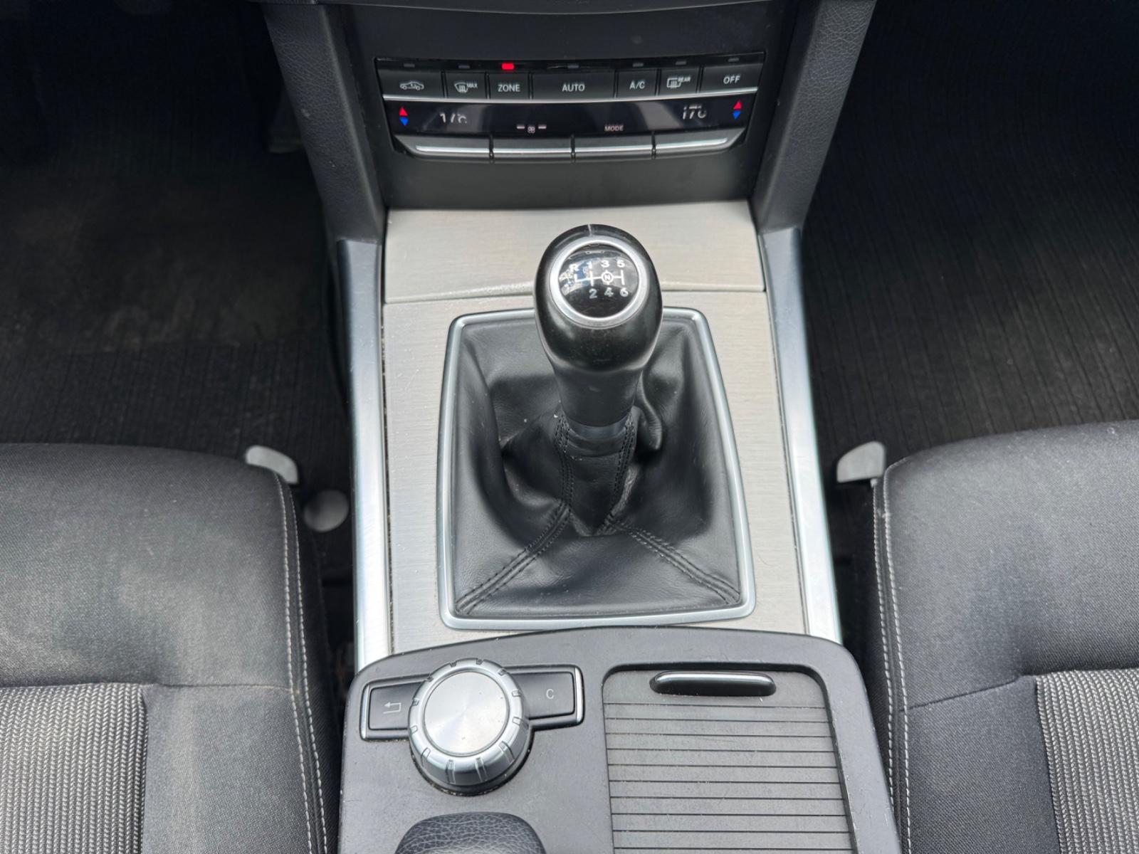 Mercedes-Benz E 220 CDI Limousine Klima Navi LED Euro 5