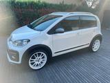 Volkswagen up! 1.0 TSI cross up! SCHICK & SCHNELL - gebrauchte VW up! aus dem Jahr 2017