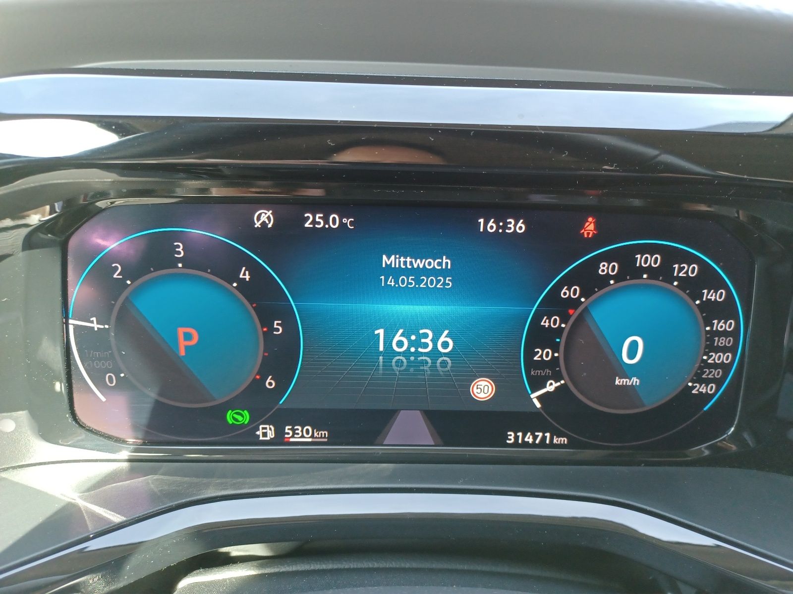Fahrzeugabbildung Volkswagen T7 Multivan TDI DSG LED Navi AID RFK SH LM